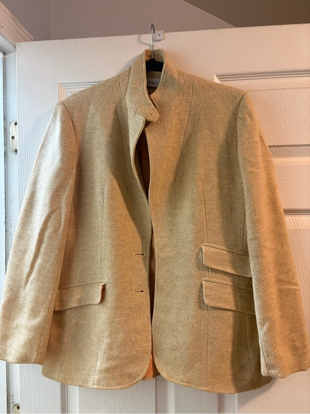 Classic Men's Tan Herringbone Stand-Collar Blazer